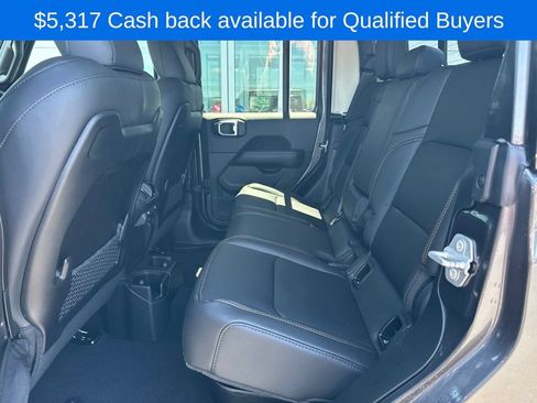 New 2026 Jeep Gladiator Sport AWD/4WD image 10