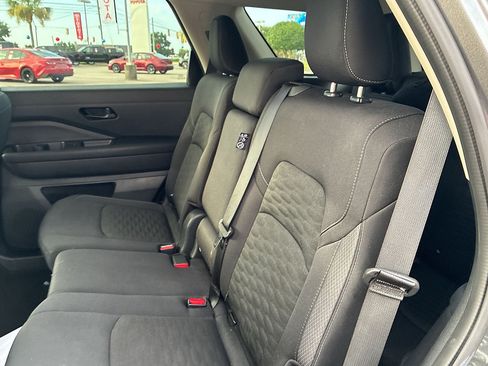 Used 2025 Nissan Pathfinder SV AWD/4WD image 23