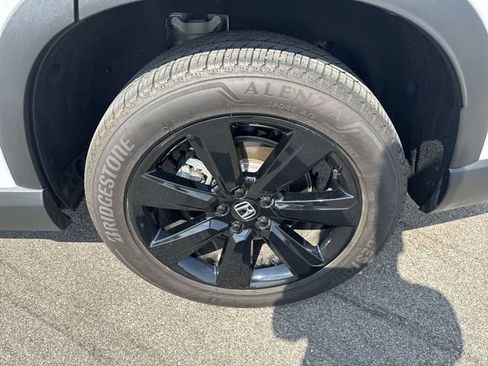 Used 2025 Honda Pilot Black Edition image 8