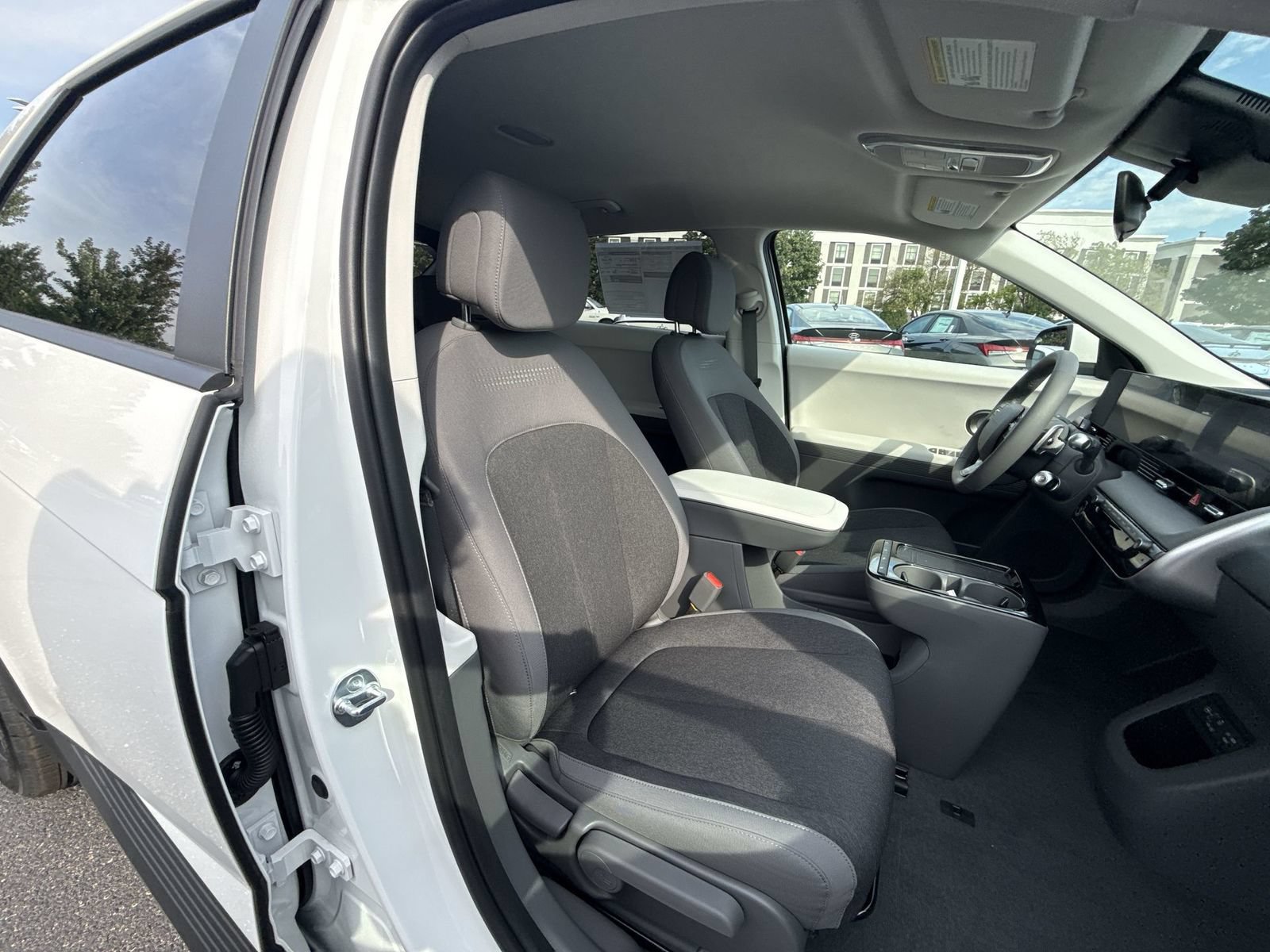 New 2026 Hyundai Ioniq 5 SE AWD/4WD image 25
