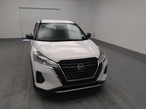 Used 2022 Nissan Kicks S image 14