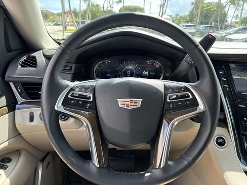 Used 2018 Cadillac Escalade Luxury AWD/4WD image 47