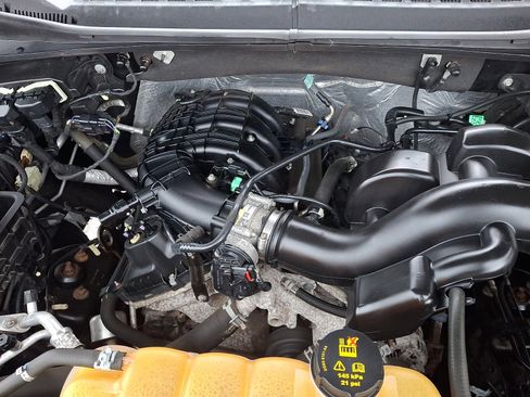 Used 2015 Ford F150 XLT w/ Equipment Group 302A Luxury image 28