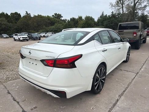 Used 2019 Nissan Altima 2.5 Platinum FWD image 3