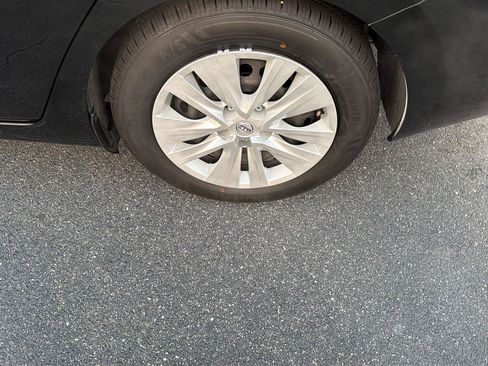 Used 2024 Nissan Sentra S FWD image 36