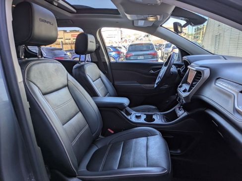 Used 2022 GMC Acadia Denali w/ Denali Ultimate Package image 29