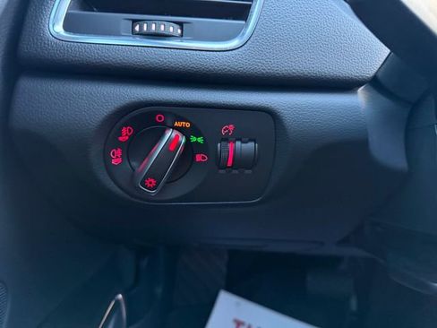 Used 2015 Audi Q3 2.0T Prestige w/ Prestige Package image 20