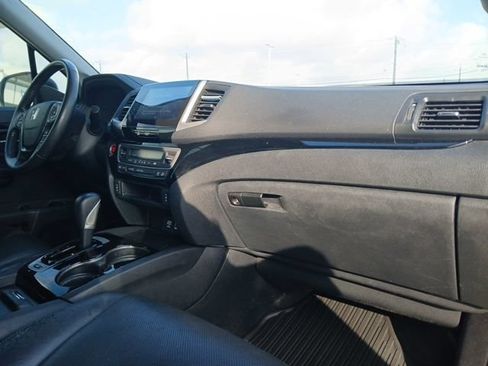 Used 2017 Honda Ridgeline RTL-E image 16