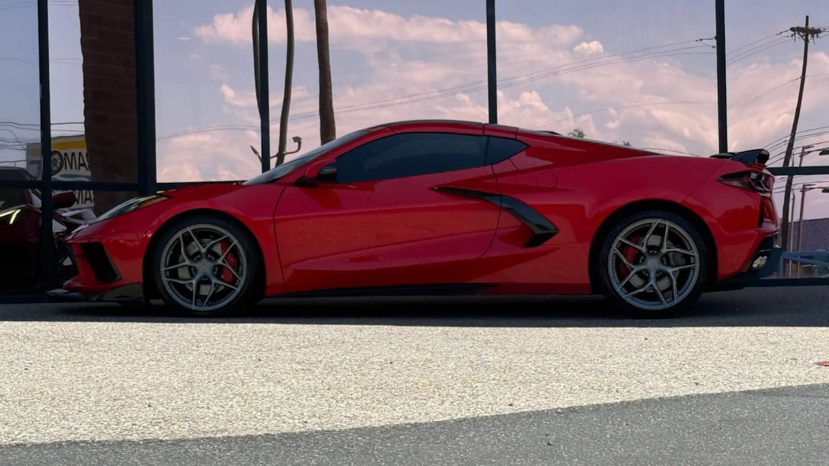 Used 2020 Chevrolet Corvette Stingray Premium Cpe w/ 3LT Preferred Equipment Group RWD image 5