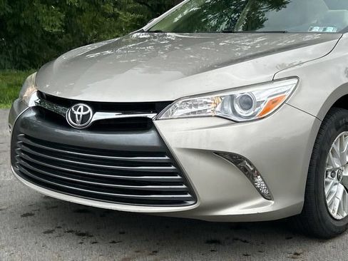 Used 2017 Toyota Camry LE FWD image 9