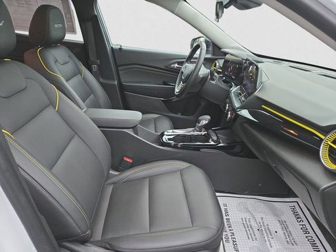 Used 2024 Chevrolet Trax ACTIV w/ Sunroof Package image 22