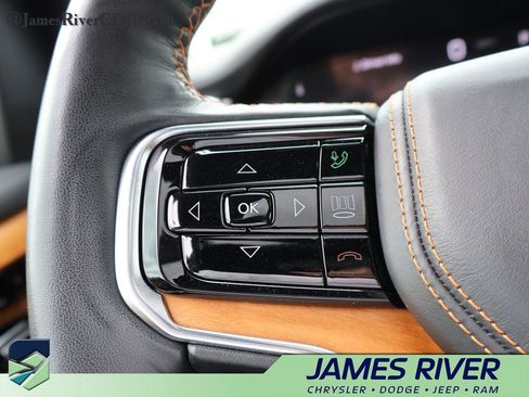 Used 2024 Jeep Grand Wagoneer L Series III AWD/4WD image 30