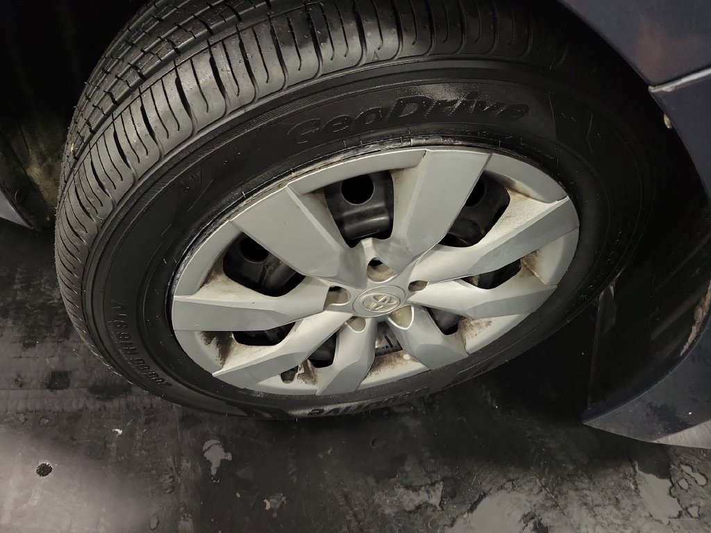 Used 2014 Toyota Corolla LE FWD image 10