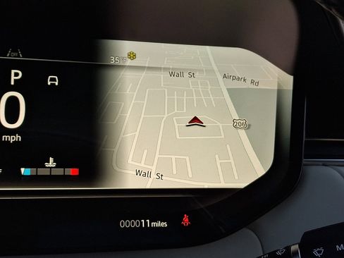 New 2026 Land Rover Range Rover Long Wheelbase SE image 19