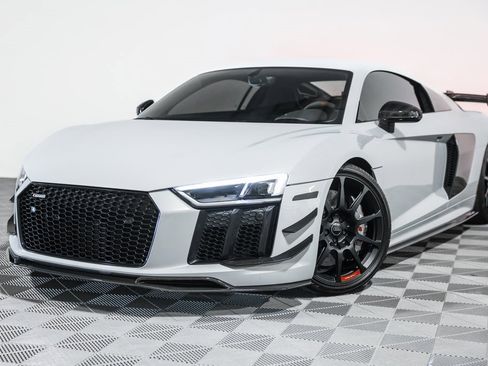 Used 2018 Audi R8 V10 plus w/ Full Leather Package image 9