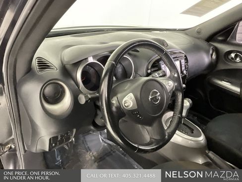 Used 2015 Nissan Juke SV w/ Technology Package image 32