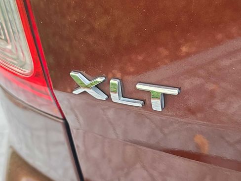 Used 2015 Ford Explorer XLT w/ Equipment Group 202B image 6