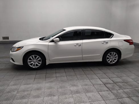 Used 2016 Nissan Altima 2.5 S w/ Power Driver Seat Package FWD image 2