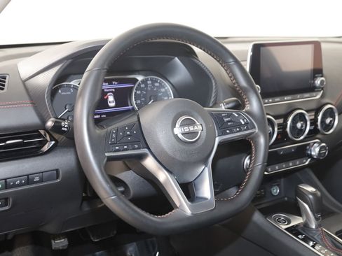 Used 2025 Nissan Sentra SR FWD image 6