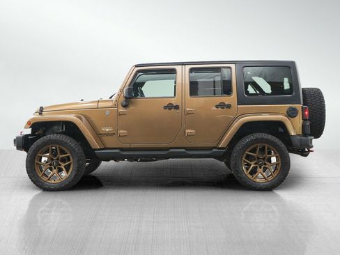 Used 2015 Jeep Wrangler Unlimited Sahara w/ Connectivity Group AWD/4WD image 2