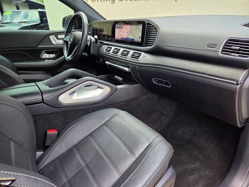 Used 2025 Mercedes-Benz GLE 450 4MATIC Coupe image 9