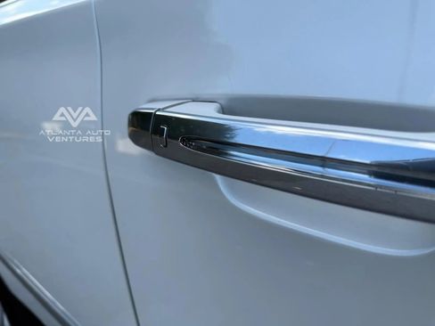 Used 2019 Cadillac Escalade Platinum image 26