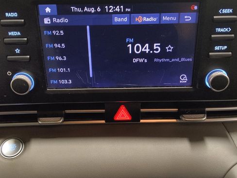 Used 2021 Hyundai Elantra SEL FWD image 25