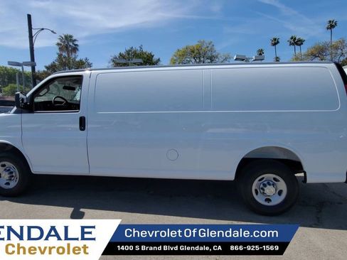 New 2026 Chevrolet Express 2500 Extended w/ Driver Convenience Package RWD image 6