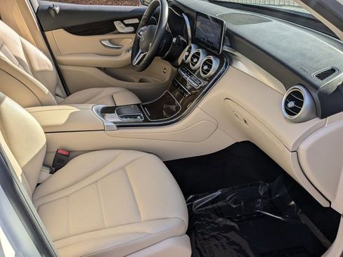 Used 2022 Mercedes-Benz GLC 300 image 21