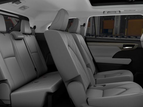 New 2026 Toyota Highlander Platinum image 18