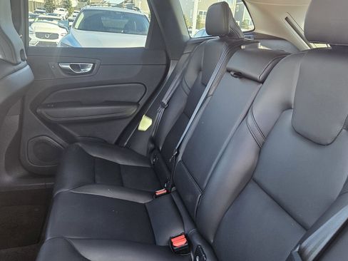 Certified 2025 Volvo XC60 B5 Core image 14
