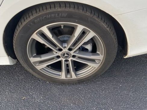 Used 2021 Mercedes-Benz E 350 Sedan image 4