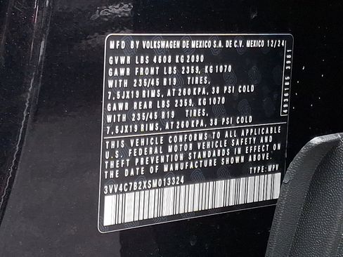 New 2025 Volkswagen Taos SEL image 11