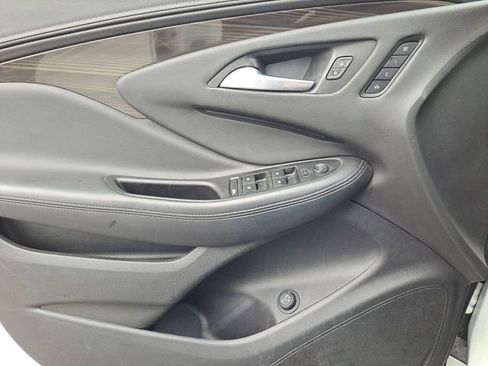 Used 2019 Buick Envision Essence image 17