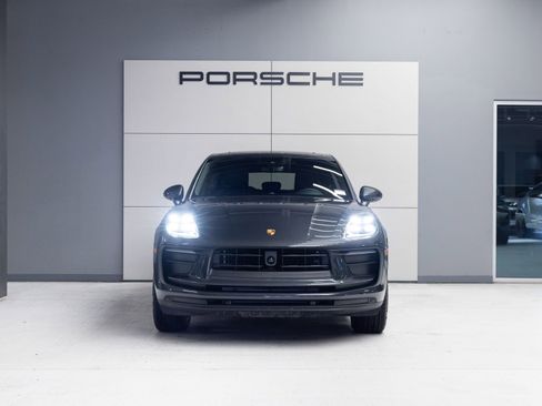 Used 2026 Porsche Macan AWD/4WD image 10