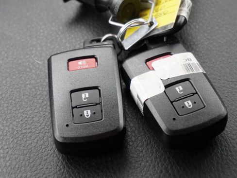 Used 2022 Toyota Tacoma TRD Sport image 19