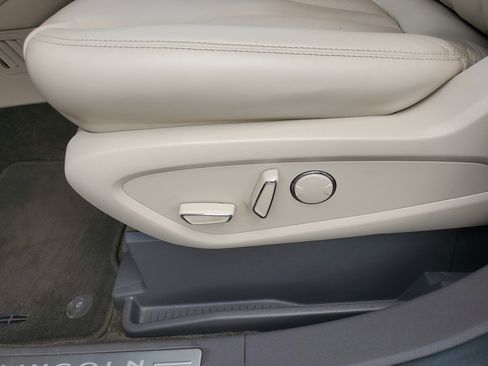 Used 2018 Lincoln MKX Select w/ Select Plus Package image 14