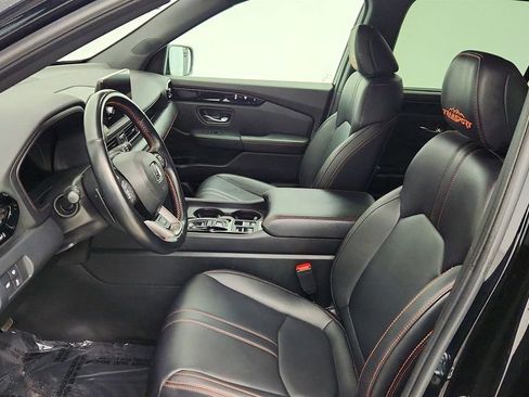 Used 2025 Honda Pilot TrailSport image 20