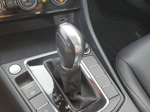 Used 2019 Volkswagen Jetta SE FWD image 28