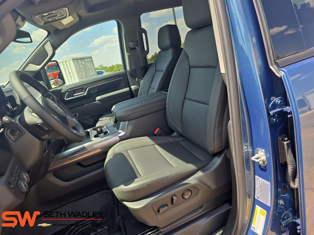 New 2026 Chevrolet Silverado 2500 LTZ w/ LTZ Plus Package AWD/4WD image 16