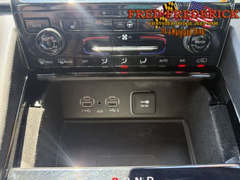 Used 2022 Jeep Grand Cherokee L Laredo AWD/4WD image 13