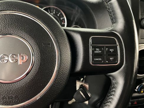 Used 2016 Jeep Wrangler Unlimited Sahara AWD/4WD image 22