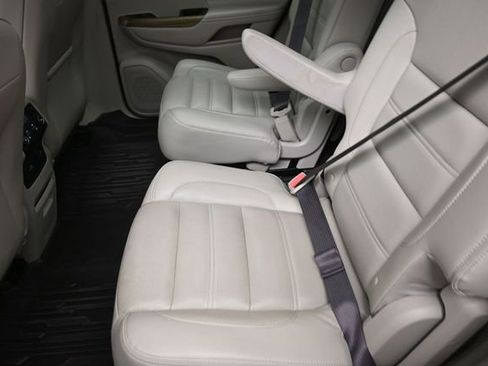 Used 2019 GMC Acadia Denali w/ Technology Package FWD image 23