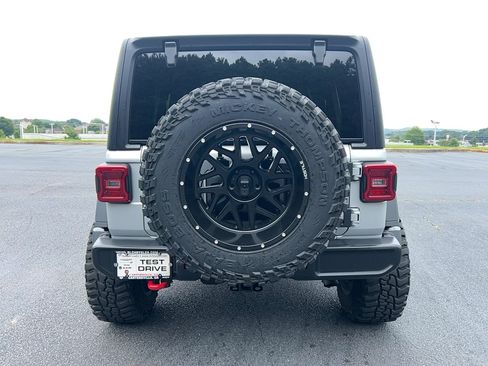 Used 2024 Jeep Wrangler Unlimited Rubicon w/ Convenience Group AWD/4WD image 6