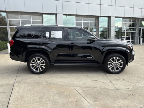New 2026 Toyota 4Runner Limited AWD/4WD image 10