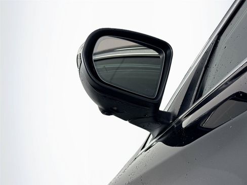 Used 2022 Mercedes-Benz GLC 300 image 5