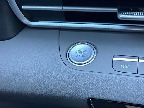 New 2025 Hyundai Elantra SEL image 19