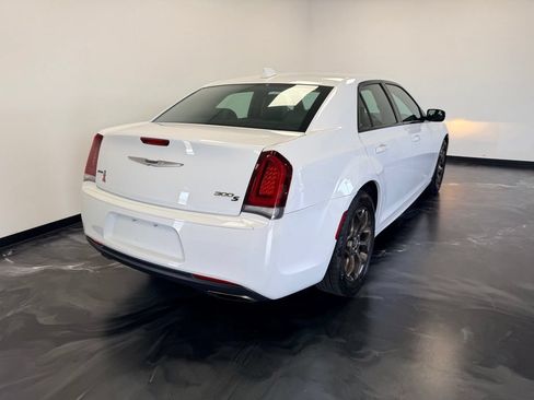 Used 2018 Chrysler 300 S w/ 300S Alloy Package AWD/4WD image 21