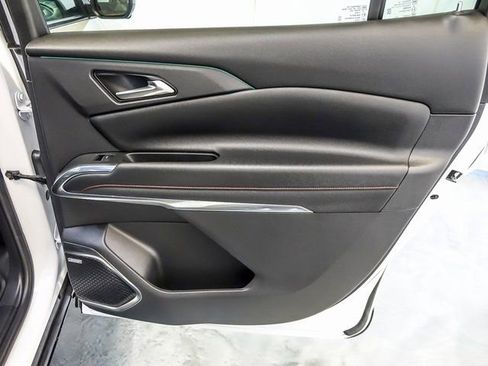 Certified 2024 Chevrolet Traverse RS image 36