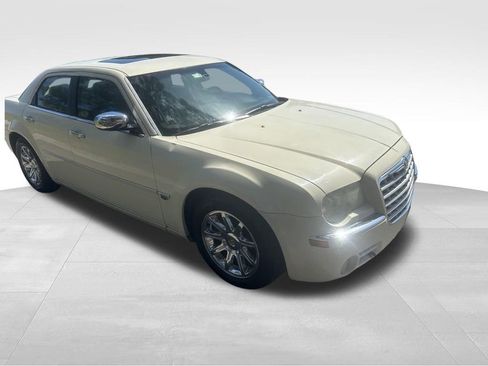 Used 2006 Chrysler 300 C w/ Navigation & Sound Group II image 24
